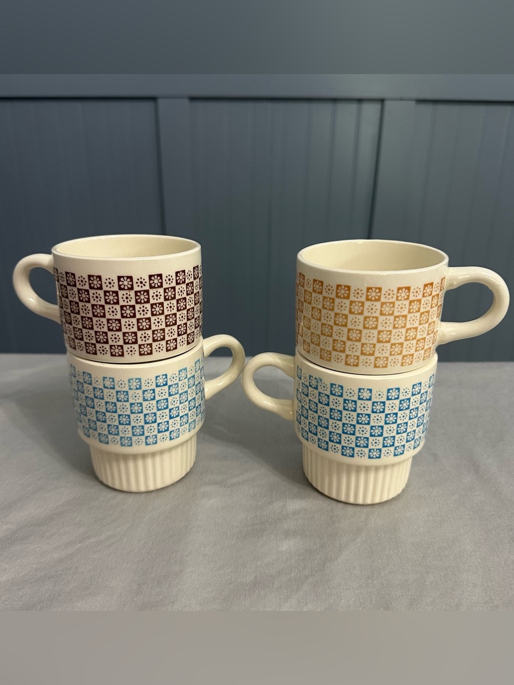 Vintage USA Stackable Ceramic Coffee Mugs Daisy Flower Tile Geometric Set 4